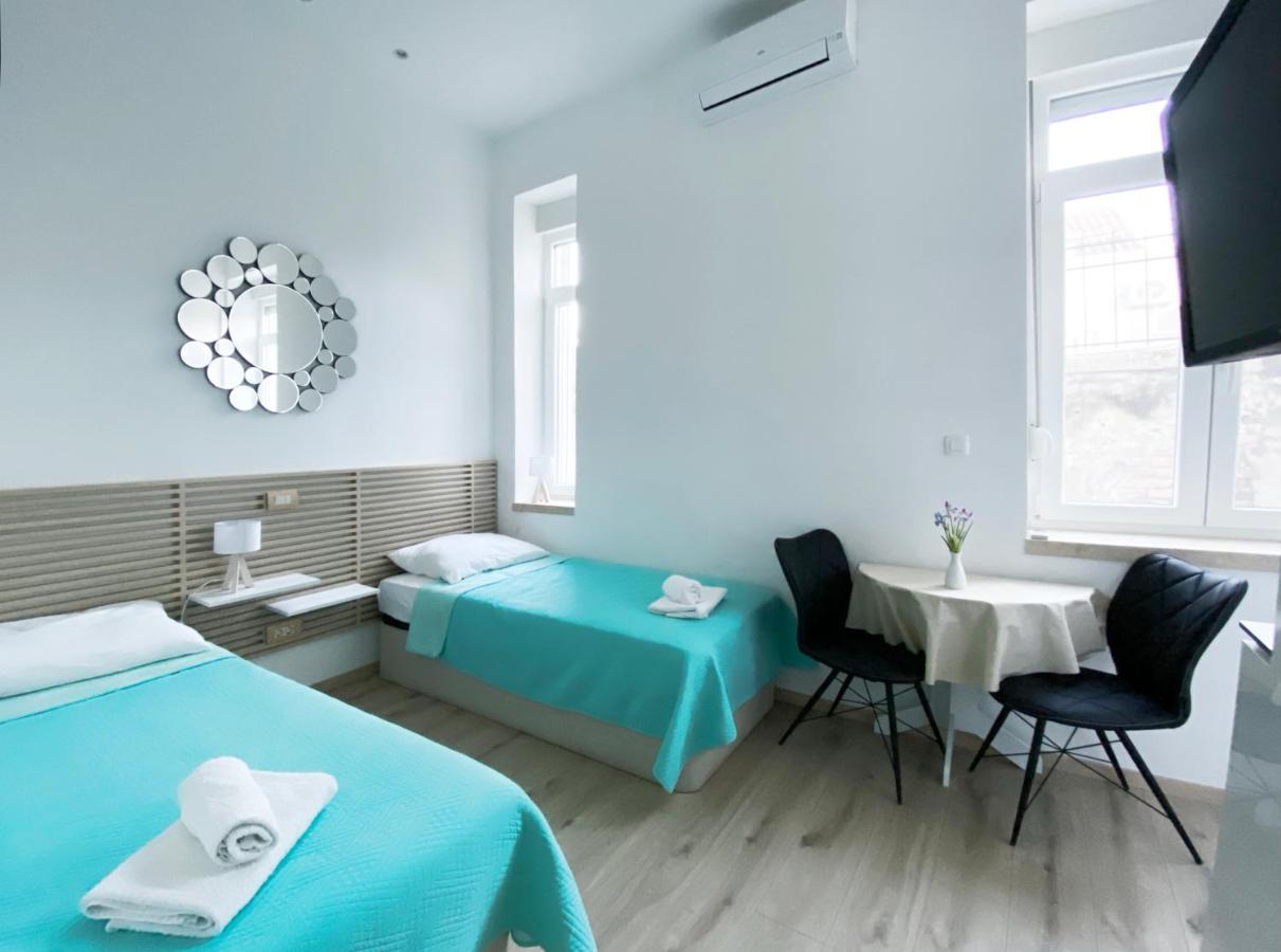 En-Suite Iris On Rokova Street - 5 Min Walk To The Old Town Of Split Exterior photo